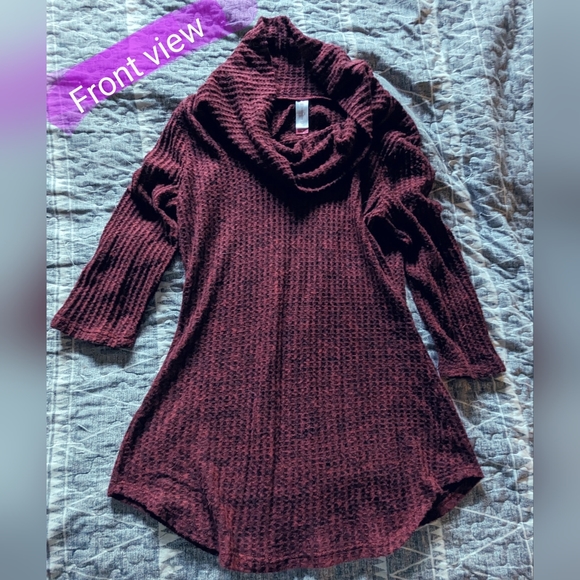 🎉No Boundaries size Med, EUC 3/4 sleeve, burgundy, cowl neck pullover - Picture 3 of 14